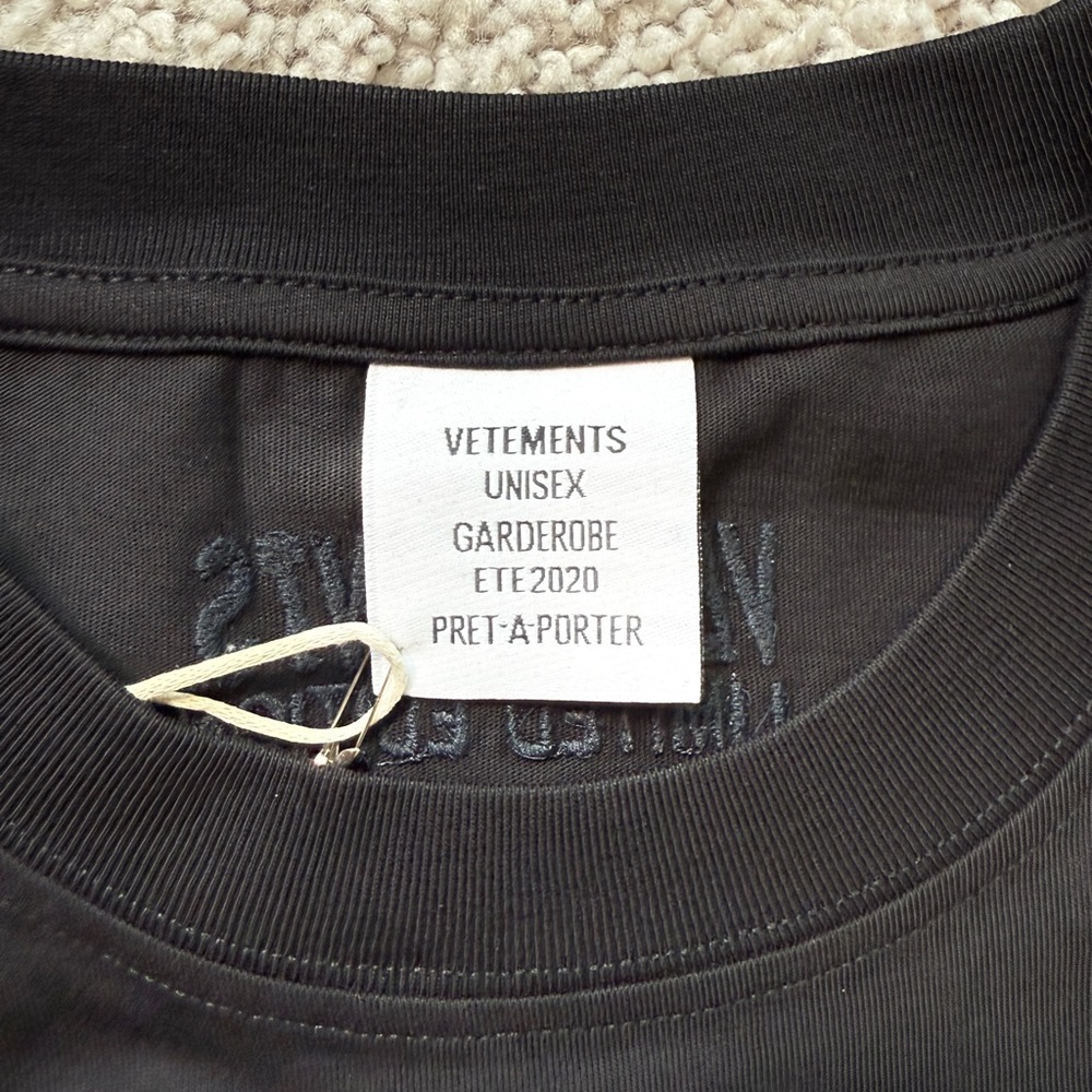 Vetements Black Limited Edition Men’s Medium T-Shirt Think Differently - Picture 5 of 5